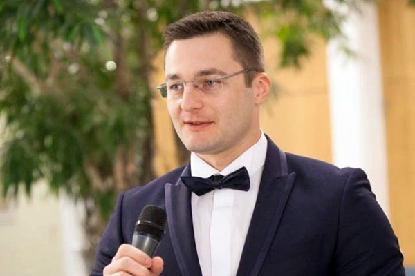 Ведущий канала «Украина» Александр Мозговой перебирается на работу в «ДНР»?