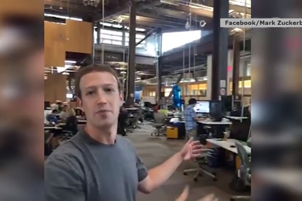 Марк Цукерберг показал новый офис Facebook (ВИДЕО)