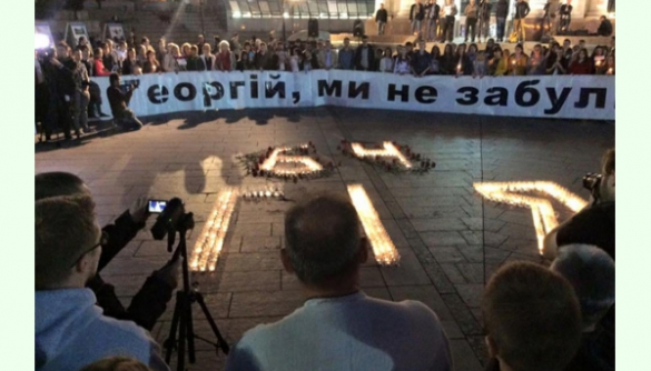 В день памяти Гонгадзе журналисты зажгли на Майдане свечи в честь убитых коллег (ФОТО)