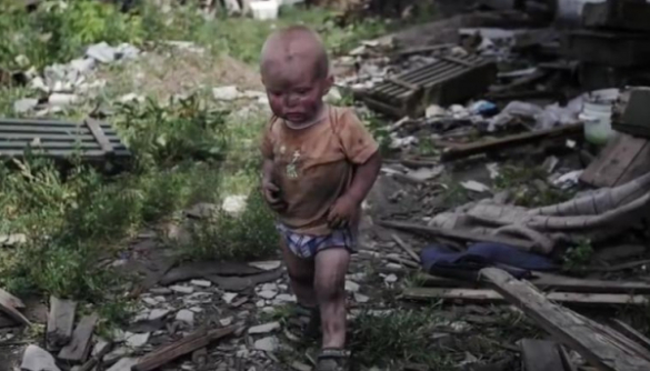 Мальчик в трусиках ищет маму: россияне запустили новый фейк о жертвах киевской хунты