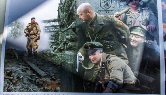 В России выпустили календарь с донецкими сепаратистами, Аваковым-нацистом и голой Меркель (ФОТО)