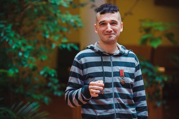 Журналист Отар Довженко похвастался полученным орденом (ФОТО)