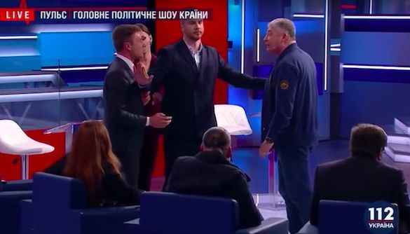 &laquo;Иуда №1 в стране&raquo;: Червоненко и Гончаренко снова не дали подраться на канале &laquo;112 Украина&raquo;