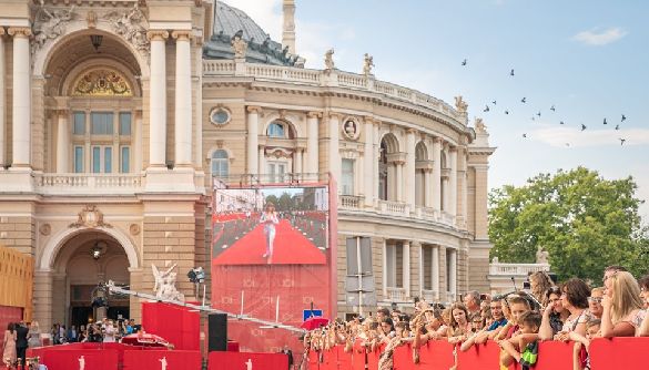 Про технології, гендер і старість. Як відкривали 10-й Одеський кінофестиваль (ФОТО)
