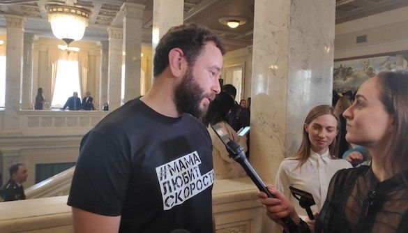 &laquo;Мама не любить швидкість, Сашо&raquo;: реакція соцмереж на розслідування щодо Олександра Дубінського
