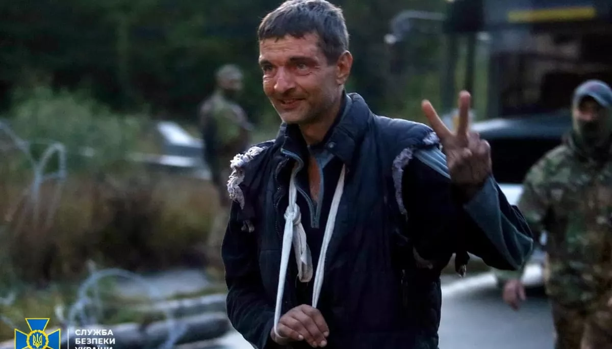&laquo;Схоже на щастя&raquo;. Морпіх Михайло Діанов прийшов на виставу до Ади Роговцевої