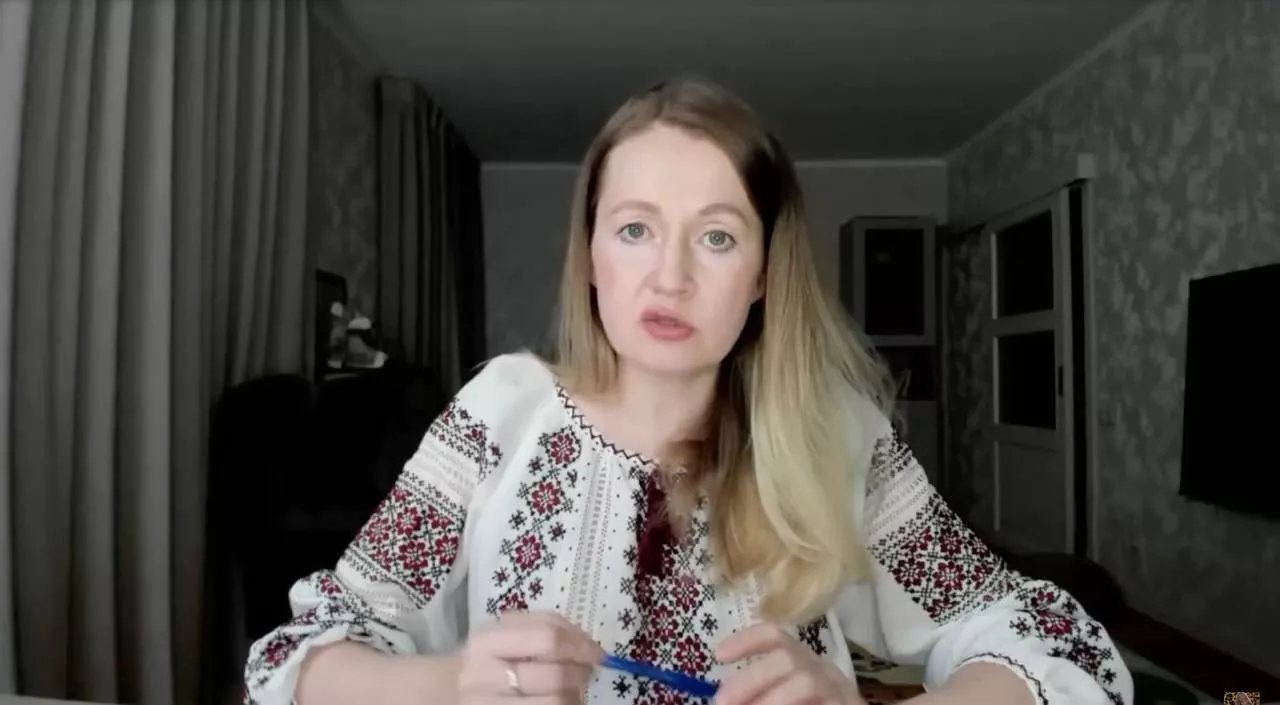&laquo;Сидять дві російські лібералки і обговорюють, чий Крим&raquo;: Рагулівна розкритикувала Гессен та Альбац