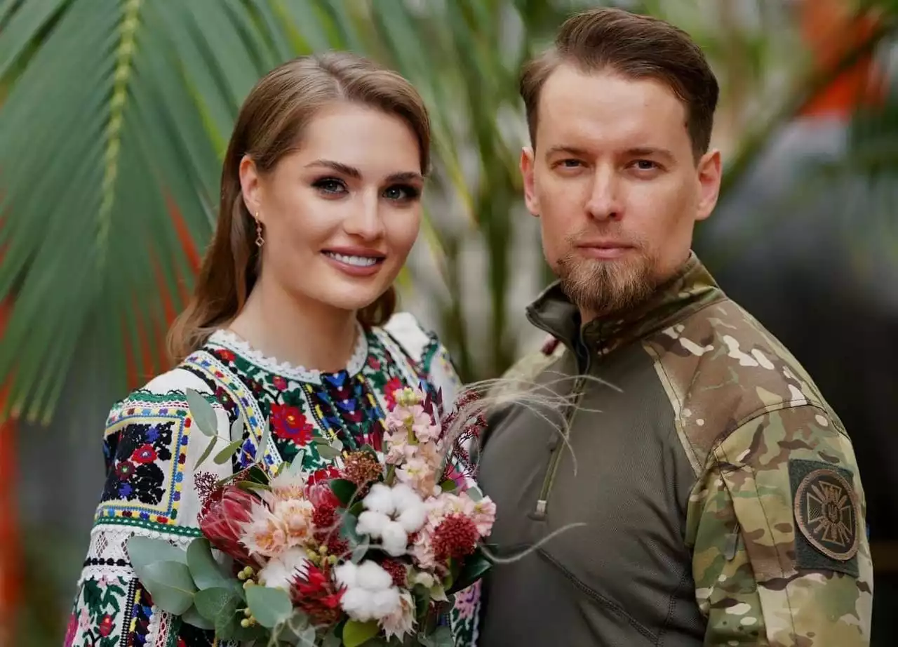 Речник СБУ Артем Дехтяренко одружився з ведучою 24 каналу Анастасією Норіциною