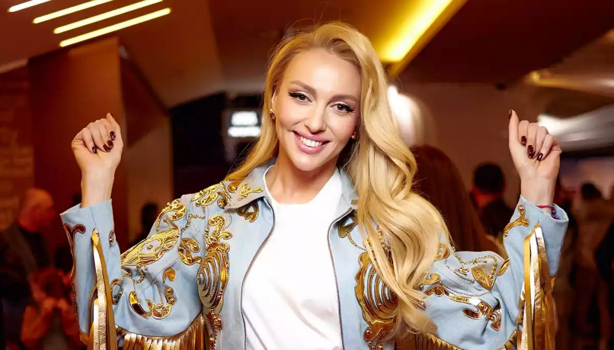 «Russian Style» тепер українською: Оля Полякова оголосила конкурс на переклад своєї «стародавньої» пісні «Russian Style» тепер українською: Оля Полякова оголосила конкурс на переклад своєї «стародавньої» пісні