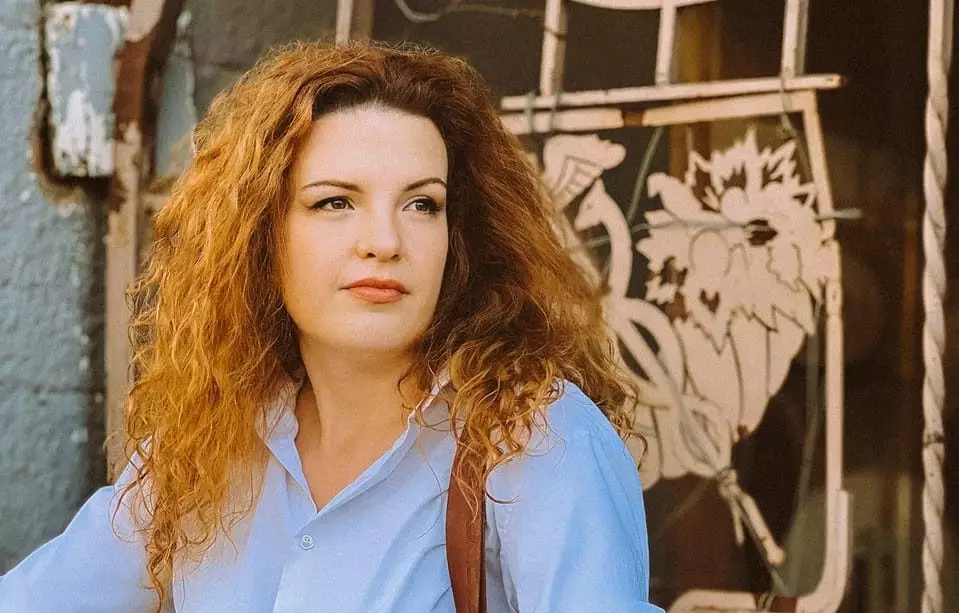 Користувачку фейсбуку, яка вигадала обставини смерті поета Максима Кривцова та збирала гроші, звинувачують у шахрайстві
