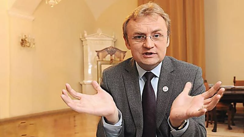 Або хрестик, або труси. Як Андрій Садовий не впізнав в учасниках росфоруму гостей свого телеканалу