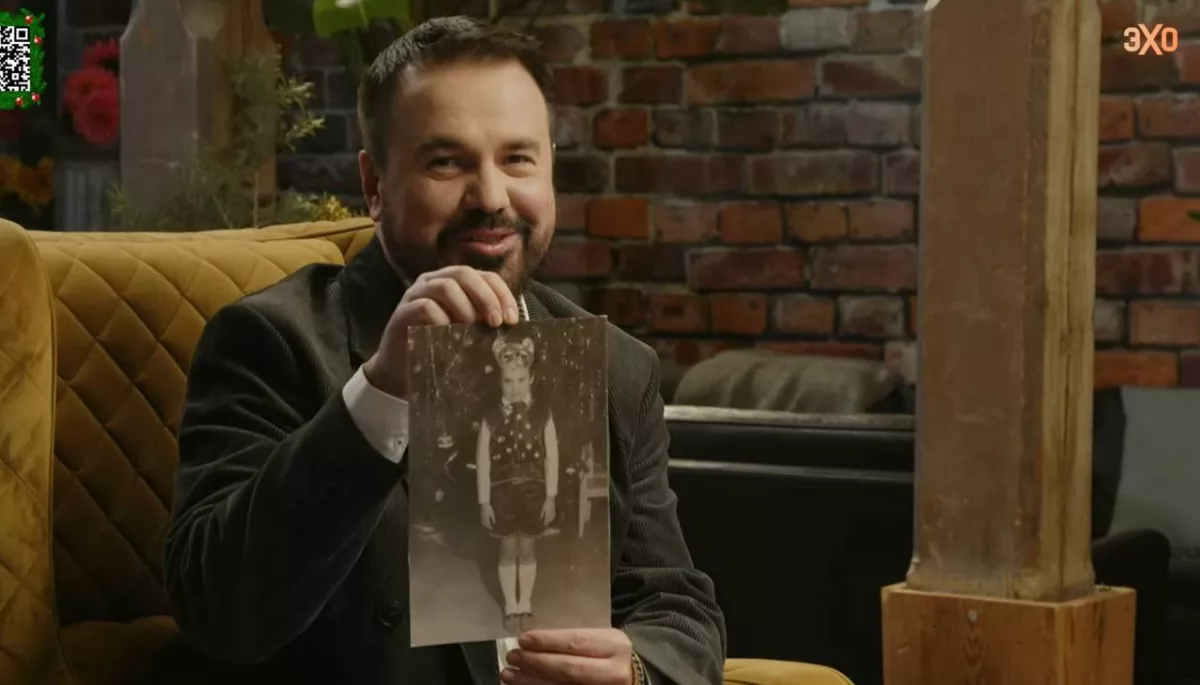 Антон Лірник став ведучим новорічного ефіру на оновленому «Эхе Москвы» та занурився у ностальгію по СРСР Антон Лірник став ведучим новорічного ефіру на оновленому «Эхе Москвы» та занурився у ностальгію по СРСР