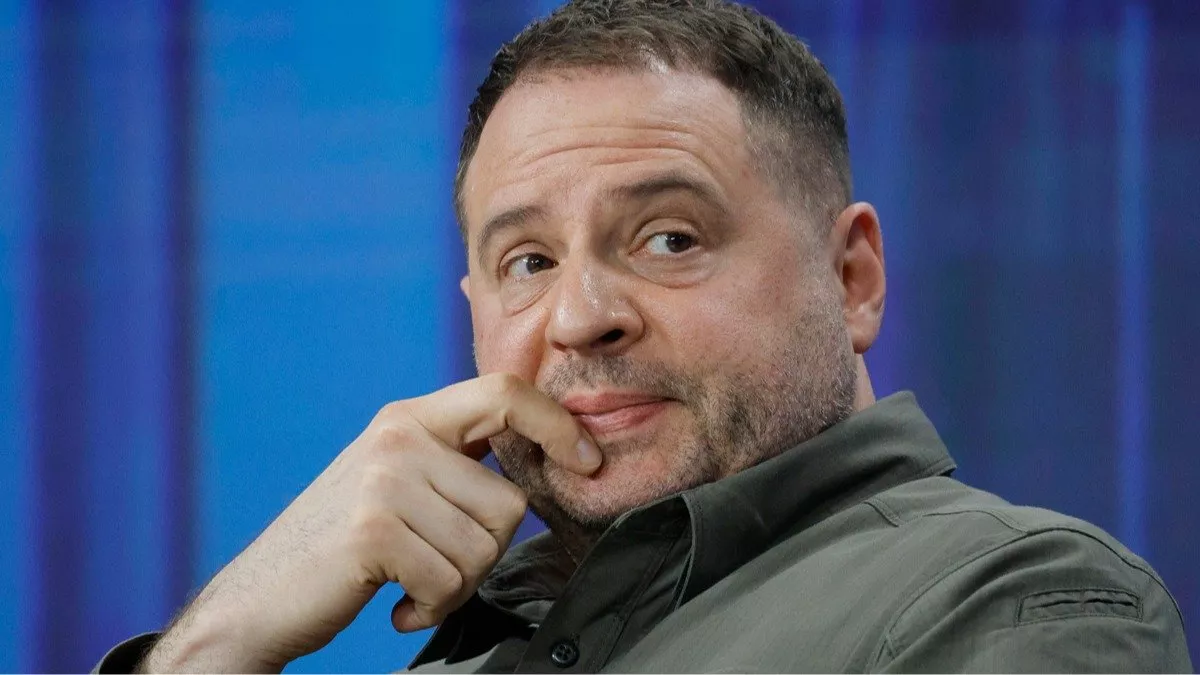 Як Андрій Єрмак разом з магами збирав воду з трупів та робив ляльки вуду. Нові карколомні історії від Юлії Мендель