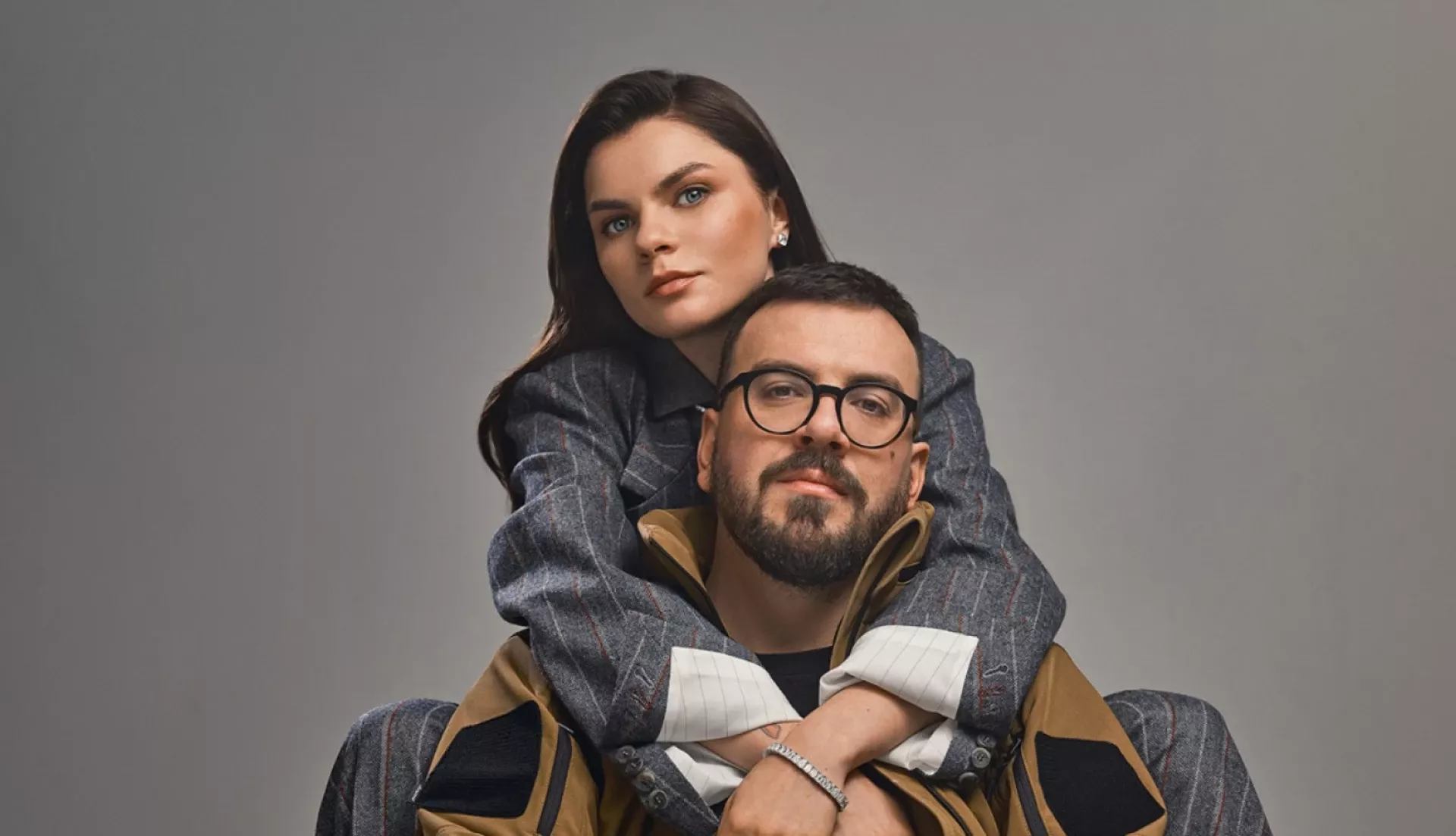 Кривавий гламур Ліберових. Чому херсонські журналісти обурені роботою зіркових фотографів, і чи отримували вони дозвіл на публікацію світлин?