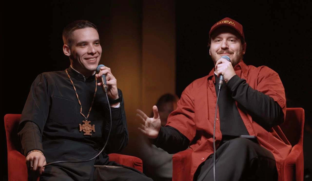 Через проросійських православних журналістів комік Дмитро Тютюн скасував випуск популярного шоу зі священником Романом
