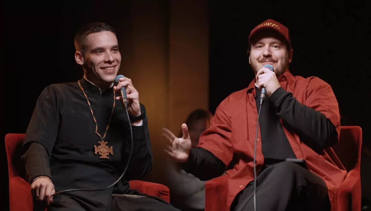 Через проросійських православних журналістів комік Дмитро Тютюн скасував випуск популярного шоу зі священником Романом