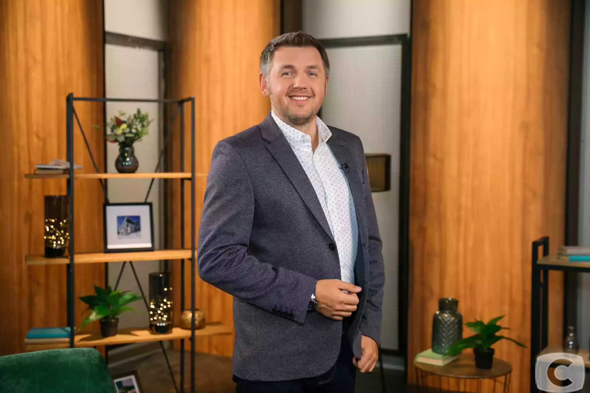Як Дмитро Карпачов роздає дипломи з психології на шоу &laquo;Супермама&raquo;
