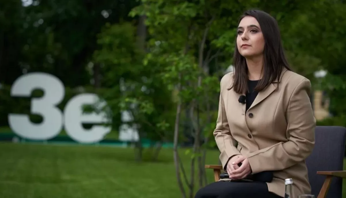Юлія Мендель знову навалила кринжі. Тепер вона ділить українців на два табори Юлія Мендель знову навалила кринжі. Тепер вона ділить українців на два табори
