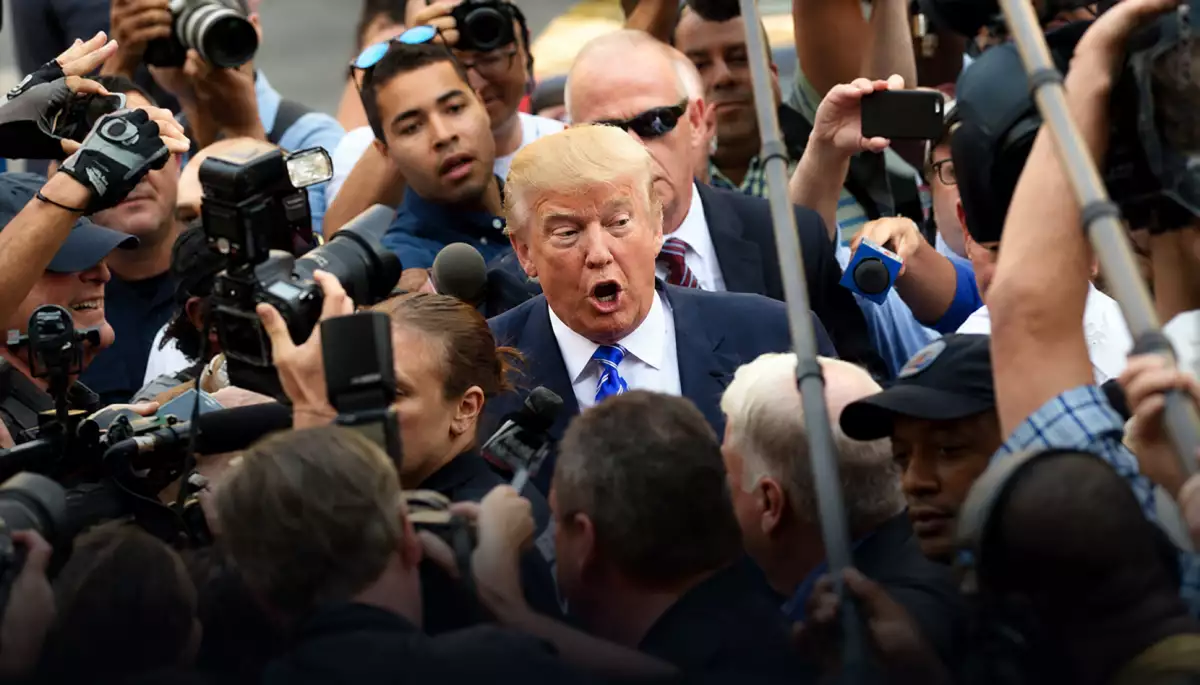 Трамп знову посварився з журналістами. Чим завершиться війна Білого дому з медіа?